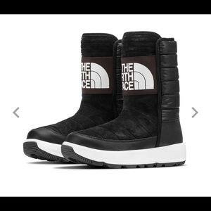 The North Face Women's Ozone Park Winter Pull-On 200g Waterproof Winter Boots